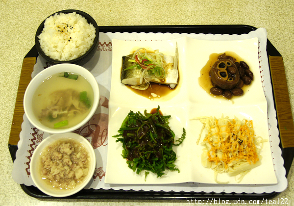 【老店故事系列】從地震瓦礫中重新站起的阿榮紹族麵299元總統魚簡餐