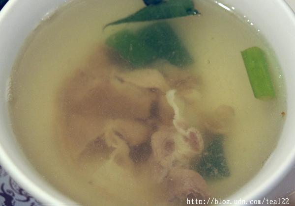 【老店故事系列】從地震瓦礫中重新站起的阿榮紹族麵299元總統魚簡餐