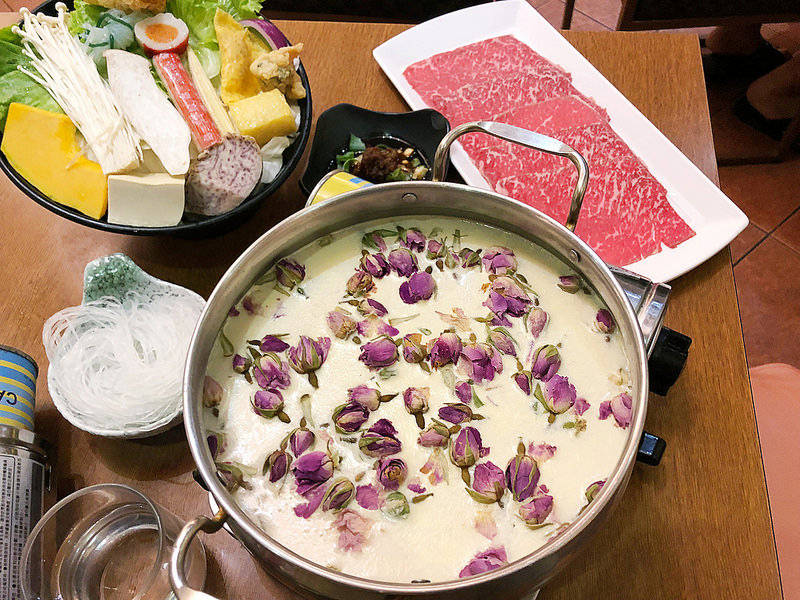 台南美食火鍋｜時光秘境｜浪漫玫瑰鮮奶鍋