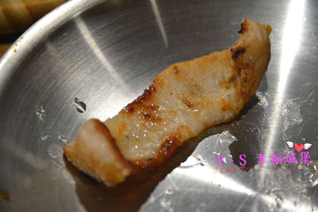 【新北美食】MANNA 만나 韓式烤肉專門店 ~ 美魔女韓國老闆娘，韓式烤肉、超棒海鮮湯麵，不用到韓國在板橋就可以吃到道地韓式料理