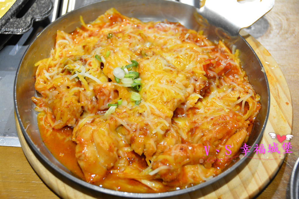 【新北美食】MANNA 만나 韓式烤肉專門店 ~ 美魔女韓國老闆娘，韓式烤肉、超棒海鮮湯麵，不用到韓國在板橋就可以吃到道地韓式料理