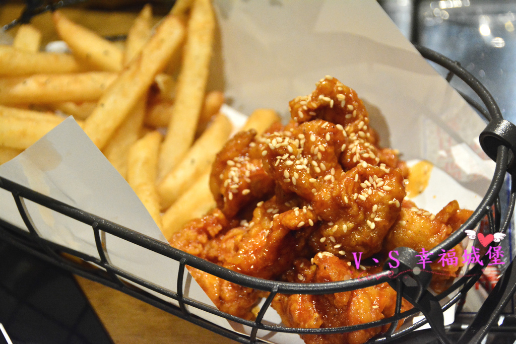 【新北美食】MANNA 만나 韓式烤肉專門店 ~ 美魔女韓國老闆娘，韓式烤肉、超棒海鮮湯麵，不用到韓國在板橋就可以吃到道地韓式料理