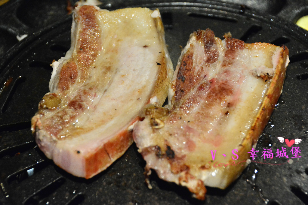 【新北美食】MANNA 만나 韓式烤肉專門店 ~ 美魔女韓國老闆娘，韓式烤肉、超棒海鮮湯麵，不用到韓國在板橋就可以吃到道地韓式料理