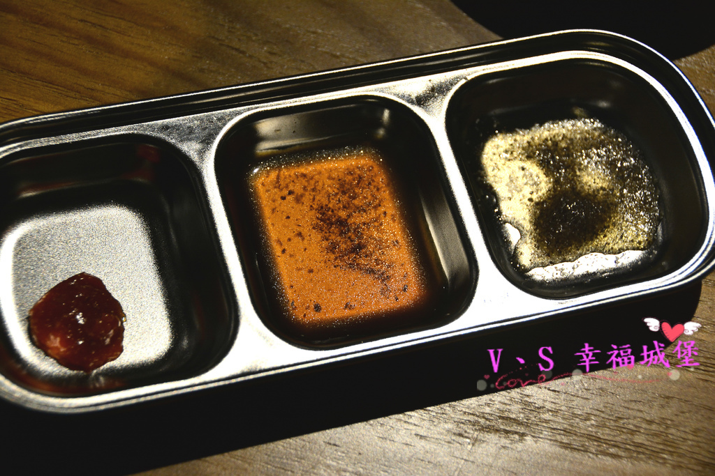 【新北美食】MANNA 만나 韓式烤肉專門店 ~ 美魔女韓國老闆娘，韓式烤肉、超棒海鮮湯麵，不用到韓國在板橋就可以吃到道地韓式料理