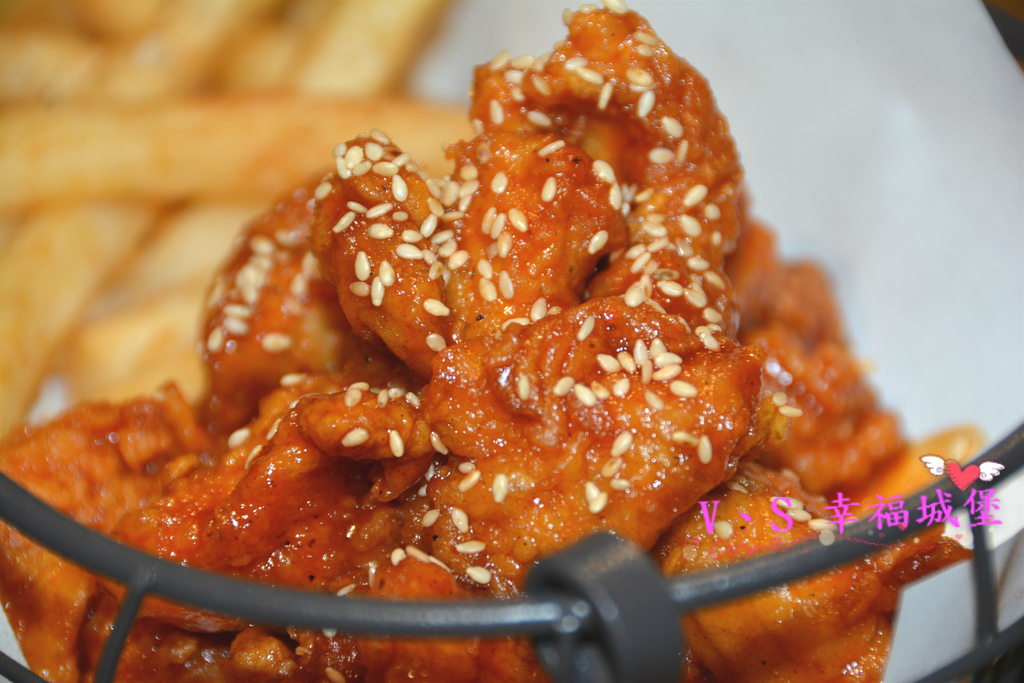 【新北美食】MANNA 만나 韓式烤肉專門店 ~ 美魔女韓國老闆娘，韓式烤肉、超棒海鮮湯麵，不用到韓國在板橋就可以吃到道地韓式料理