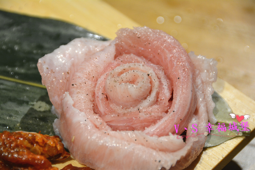 【新北美食】MANNA 만나 韓式烤肉專門店 ~ 美魔女韓國老闆娘，韓式烤肉、超棒海鮮湯麵，不用到韓國在板橋就可以吃到道地韓式料理