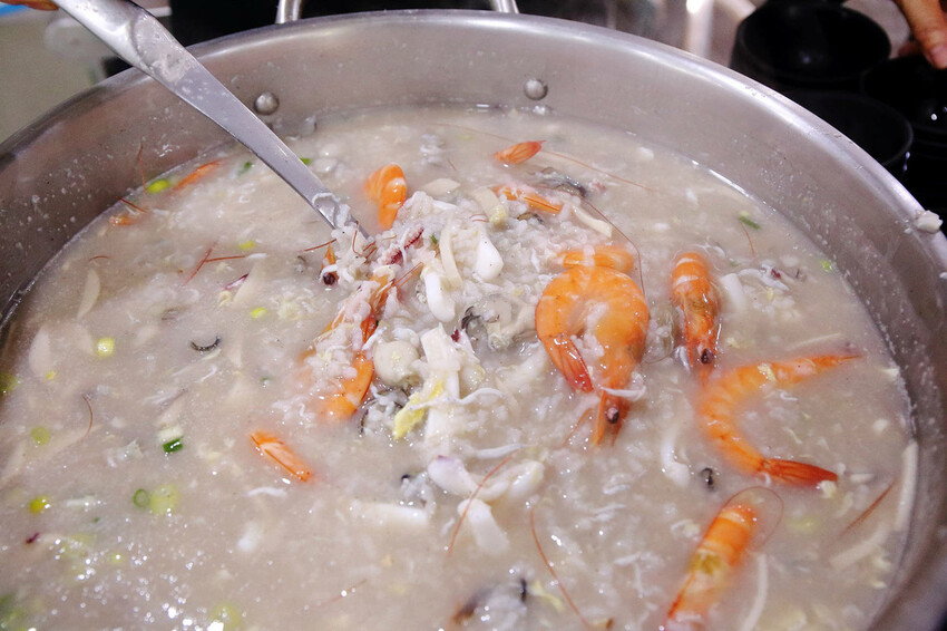 CP值爆表！當天到港海鮮漁獲燒烤吃到飽，超過30多種現流魚、