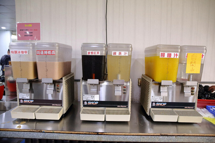 CP值爆表！當天到港海鮮漁獲燒烤吃到飽，超過30多種現流魚、