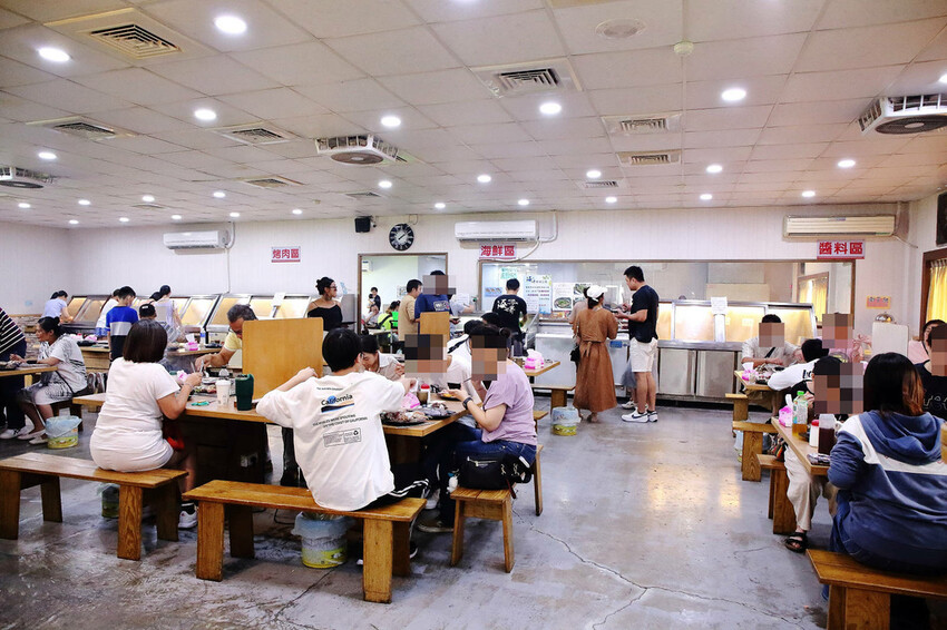 CP值爆表！當天到港海鮮漁獲燒烤吃到飽，超過30多種現流魚、