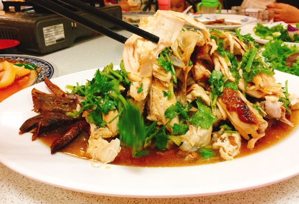 [中山區 捷運大直站］二訪！中央廣播電台的員工餐廳-永寶餐廳 假日限定十人桌菜！道地北方口味的山東燒雞！(附完整菜單Menu)