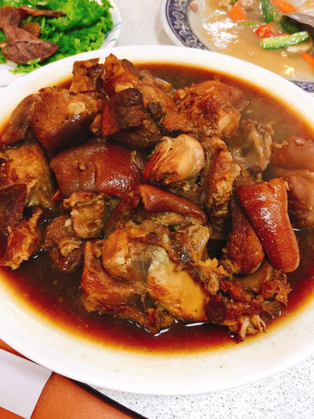 [中山區 捷運大直站］二訪！中央廣播電台的員工餐廳-永寶餐廳 假日限定十人桌菜！道地北方口味的山東燒雞！(附完整菜單Menu)