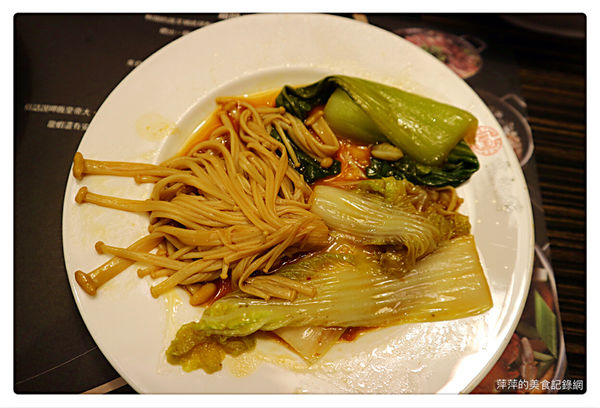 【台北美食】黃記煌 三汁燜鍋 ~ 不加一滴水的火鍋❤️信義區 Att 4 fun 新開的店 - 捷運世貿/101站