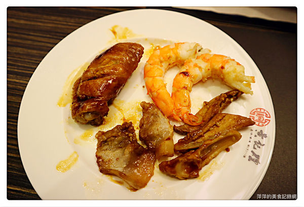 【台北美食】黃記煌 三汁燜鍋 ~ 不加一滴水的火鍋❤️信義區 Att 4 fun 新開的店 - 捷運世貿/101站