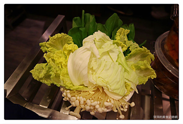 【台北美食】黃記煌 三汁燜鍋 ~ 不加一滴水的火鍋❤️信義區 Att 4 fun 新開的店 - 捷運世貿/101站