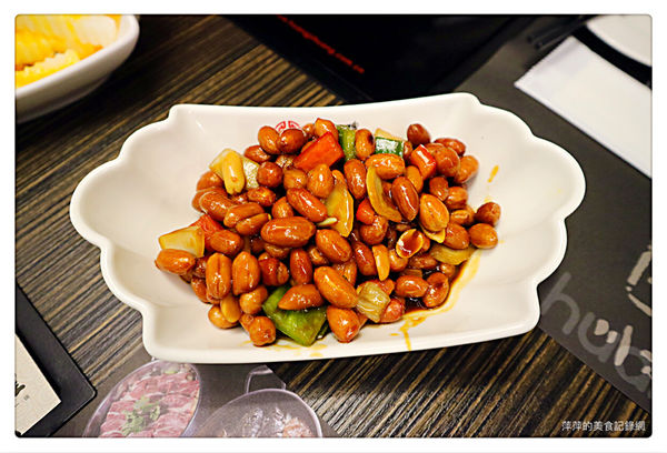 【台北美食】黃記煌 三汁燜鍋 ~ 不加一滴水的火鍋❤️信義區 Att 4 fun 新開的店 - 捷運世貿/101站