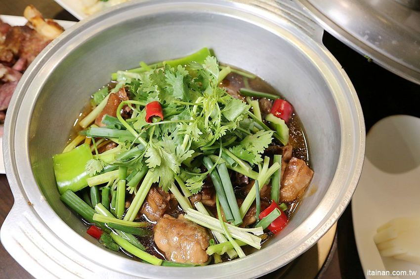 台南第一家正宗花雕雞:廚房有雞~秋蟹正是時候，秋季限定花雕螃蟹鍋一鍋兩吃來囉! - 台南好Food遊