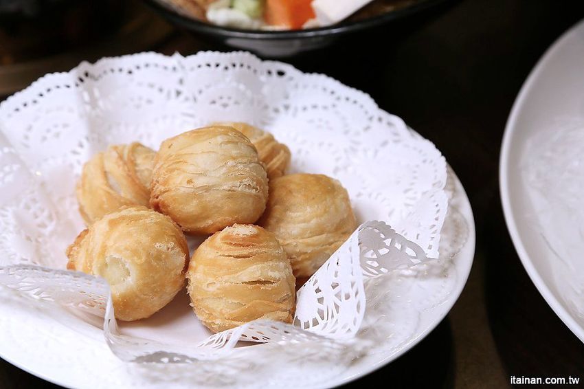 台南第一家正宗花雕雞:廚房有雞~秋蟹正是時候，秋季限定花雕螃蟹鍋一鍋兩吃來囉! - 台南好Food遊