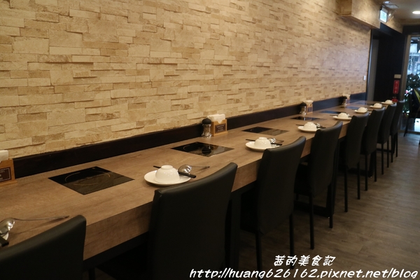 品湯。白色麻辣鍋專賣店:【台北大安區】來自馬來西亞檳城的白色麻辣湯『品湯。白色麻辣鍋專賣店』大安區火鍋推薦、捷運信義安和站、打卡送美國特選牛 品湯。白色麻辣鍋專賣店:【台北大安區】來自馬來西亞檳城的白色麻辣湯『品湯。白色麻辣鍋專賣店』大安區火鍋推薦、捷運信義安和站、打卡送美國特選牛