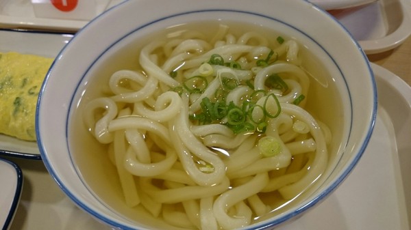 左營高鐵食堂：高雄彩虹市集~左營高鐵食堂~日本最大連鎖庶民食堂~滑嫩的玉子燒超推喔~