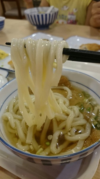 左營高鐵食堂：高雄彩虹市集~左營高鐵食堂~日本最大連鎖庶民食堂~滑嫩的玉子燒超推喔~