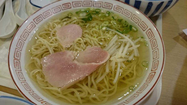 左營高鐵食堂：高雄彩虹市集~左營高鐵食堂~日本最大連鎖庶民食堂~滑嫩的玉子燒超推喔~