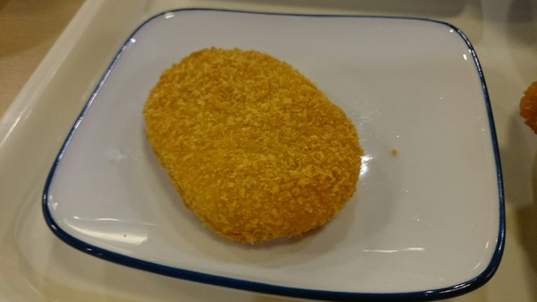 左營高鐵食堂：高雄彩虹市集~左營高鐵食堂~日本最大連鎖庶民食堂~滑嫩的玉子燒超推喔~