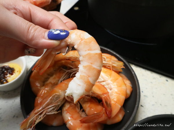 肉魂和牛鑄鐵料理:台中美食│肉魂鑄鐵料理〃北屯火鍋推薦~單人大胃王霸氣登場!肉量超驚人,還有豐富海鮮厚里呷免驚~