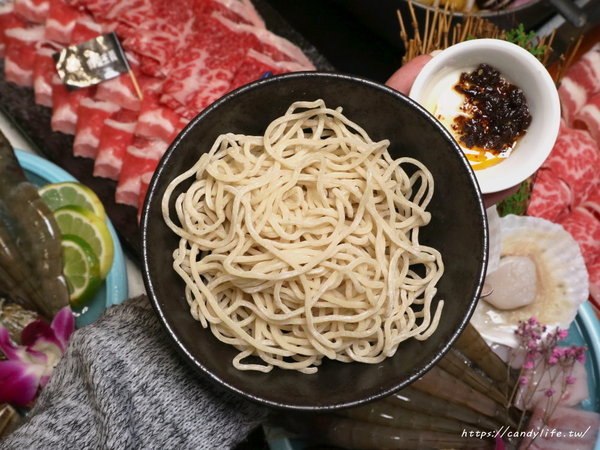 肉魂和牛鑄鐵料理:台中美食│肉魂鑄鐵料理〃北屯火鍋推薦~單人大胃王霸氣登場!肉量超驚人,還有豐富海鮮厚里呷免驚~