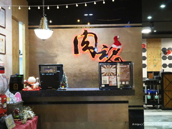 肉魂和牛鑄鐵料理:台中美食│肉魂鑄鐵料理〃北屯火鍋推薦~單人大胃王霸氣登場!肉量超驚人,還有豐富海鮮厚里呷免驚~