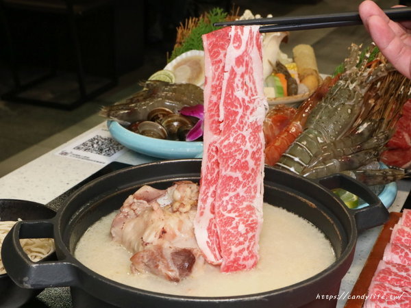 肉魂和牛鑄鐵料理:台中美食│肉魂鑄鐵料理〃北屯火鍋推薦~單人大胃王霸氣登場!肉量超驚人,還有豐富海鮮厚里呷免驚~