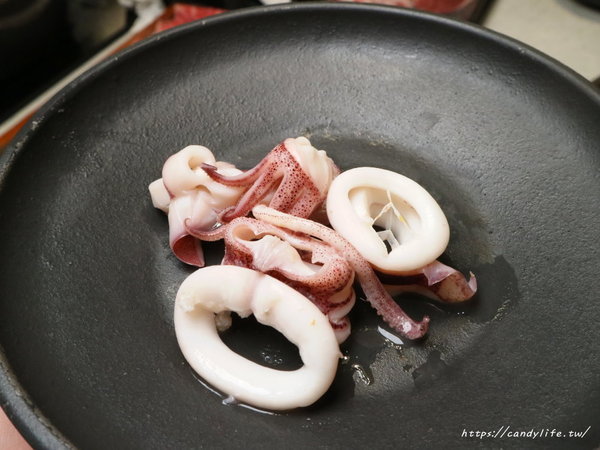 肉魂和牛鑄鐵料理:台中美食│肉魂鑄鐵料理〃北屯火鍋推薦~單人大胃王霸氣登場!肉量超驚人,還有豐富海鮮厚里呷免驚~