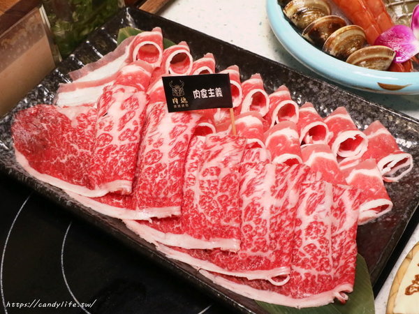 肉魂和牛鑄鐵料理:台中美食│肉魂鑄鐵料理〃北屯火鍋推薦~單人大胃王霸氣登場!肉量超驚人,還有豐富海鮮厚里呷免驚~