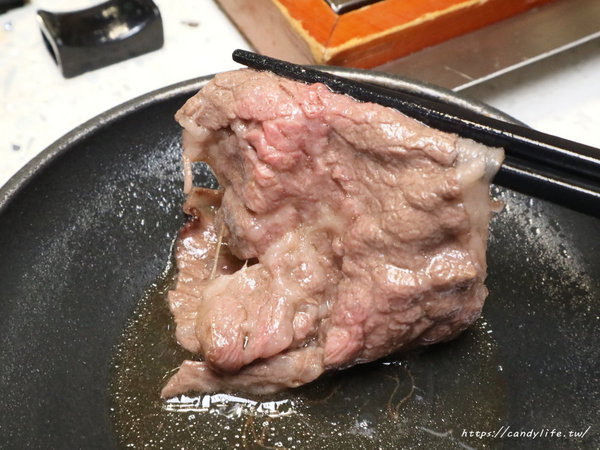肉魂和牛鑄鐵料理:台中美食│肉魂鑄鐵料理〃北屯火鍋推薦~單人大胃王霸氣登場!肉量超驚人,還有豐富海鮮厚里呷免驚~