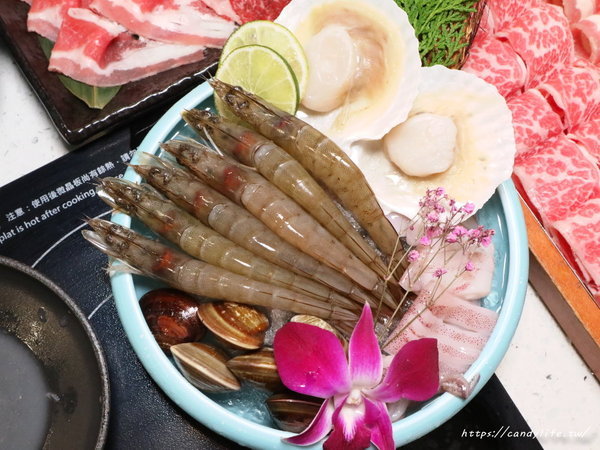 肉魂和牛鑄鐵料理:台中美食│肉魂鑄鐵料理〃北屯火鍋推薦~單人大胃王霸氣登場!肉量超驚人,還有豐富海鮮厚里呷免驚~