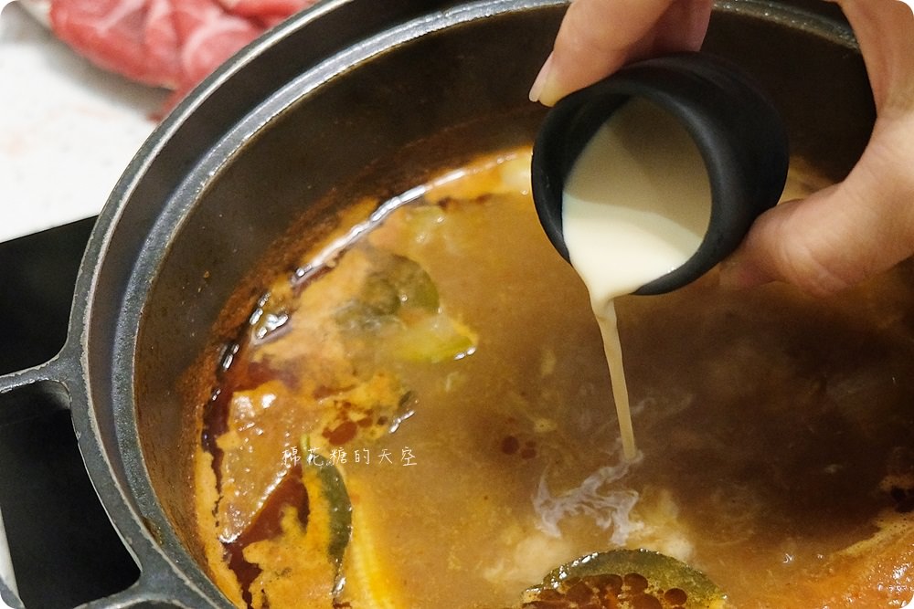 台中火鍋推薦-肉魂鑄鐵料理，超彭湃大胃王套餐50盎司肉盤大滿足