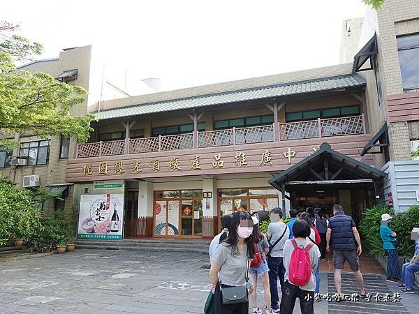 排隊等入廠購買-桃園觀光酒廠 (1).jpg 排隊等入廠購買-桃園觀光酒廠 (1).jpg