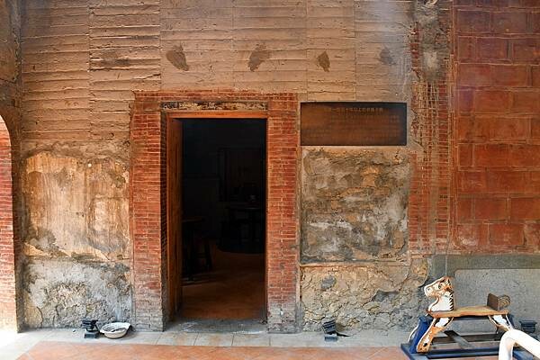 高雄市前鎮區高雄最美海鮮粥【粥老大花園景觀餐廳】百年老厝之中的家常味，城市中最美的角落～好吃又實在！※高雄美食推