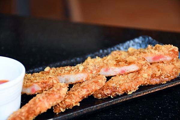 高雄市前鎮區高雄最美海鮮粥【粥老大花園景觀餐廳】百年老厝之中的家常味，城市中最美的角落～好吃又實在！※高雄美食推