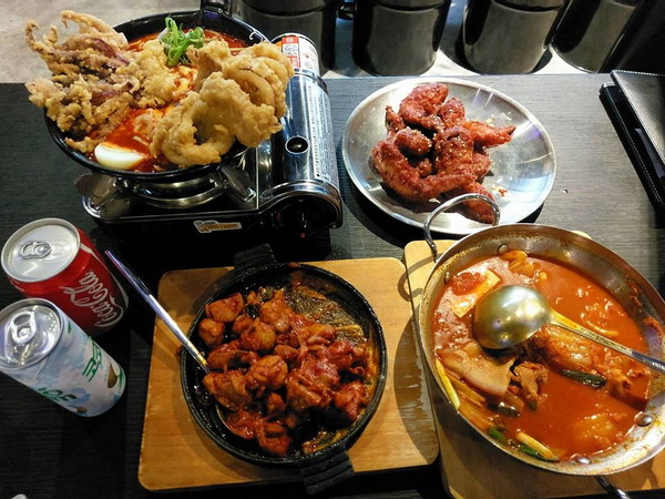 POCHA 韓式熱炒(台中旗艦店):POCHA 韓式熱炒-當初衝了沒搶到5折 後來去吃整個噢死