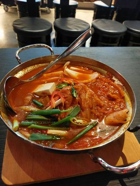 POCHA 韓式熱炒(台中旗艦店):POCHA 韓式熱炒-當初衝了沒搶到5折 後來去吃整個噢死