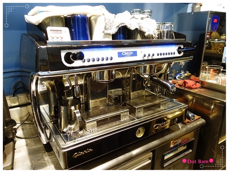 52HZ COFFEE BAR 吧檯.JPG 52HZ COFFEE BAR 吧檯.JPG