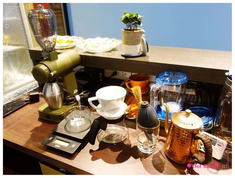 52HZ COFFEE BAR 手沖器材.JPG 52HZ COFFEE BAR 手沖器材.JPG
