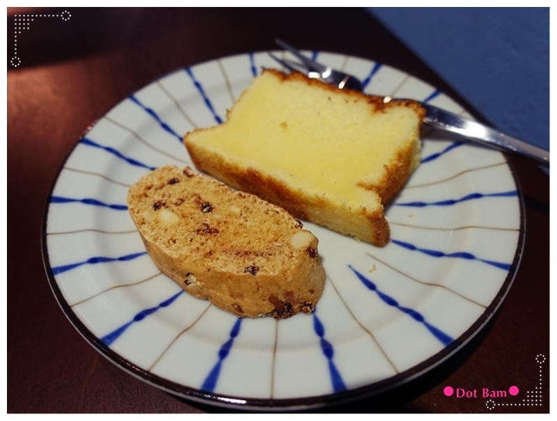 52HZ COFFEE BAR 檸檬蛋糕 義式脆餅.JPG 52HZ COFFEE BAR 檸檬蛋糕 義式脆餅.JPG