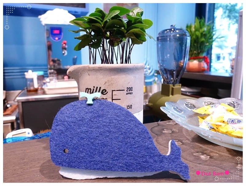 52HZ COFFEE BAR 鯨魚2.JPG 52HZ COFFEE BAR 鯨魚2.JPG