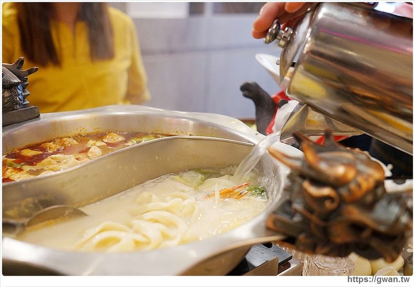 台北也能吃到溫體牛！15道菜整桌擺滿滿，還附飲料甜點，每人只要350元～