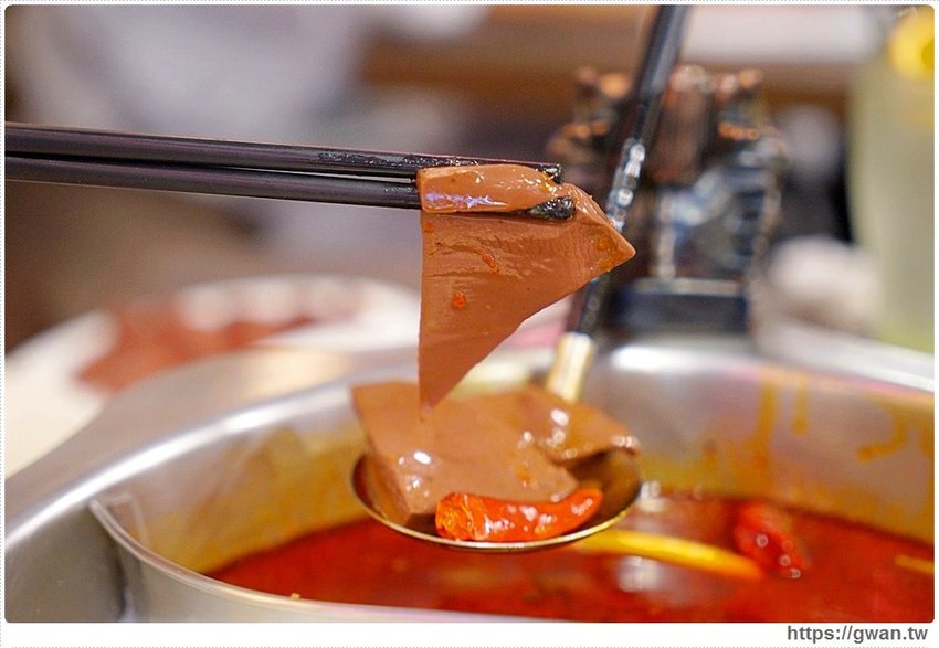 台北也能吃到溫體牛！15道菜整桌擺滿滿，還附飲料甜點，每人只要350元～