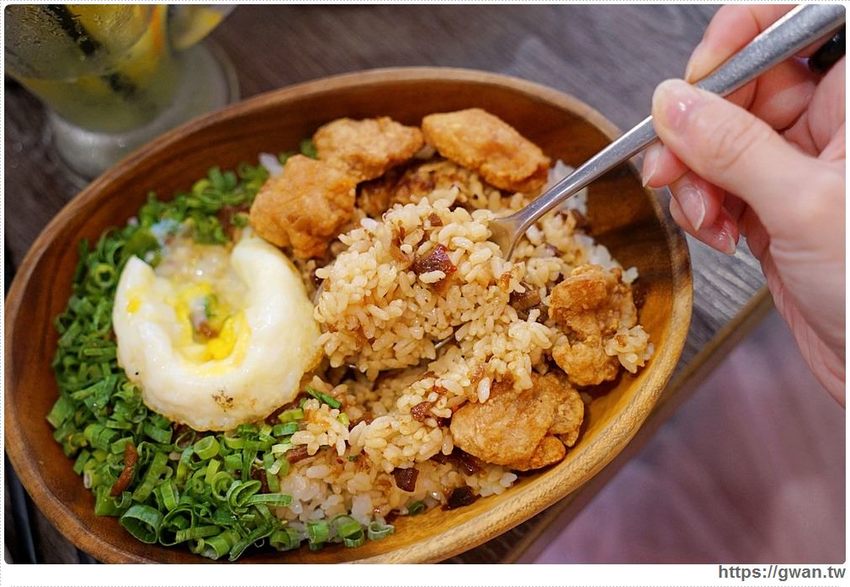 台北也能吃到溫體牛！15道菜整桌擺滿滿，還附飲料甜點，每人只要350元～