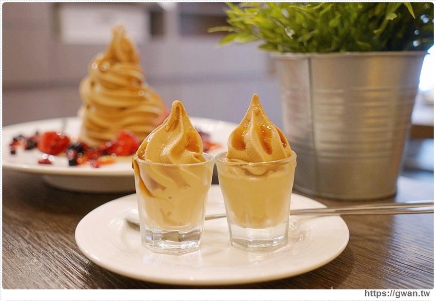 台北也能吃到溫體牛！15道菜整桌擺滿滿，還附飲料甜點，每人只要350元～