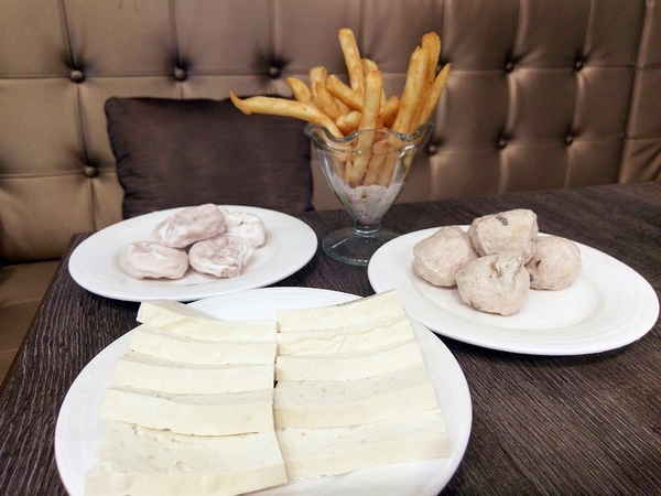 瓦法奇朵Waffogato(台北車站店)：瓦法奇朵Waffogato-北車周邊複合式料理  火鍋、排餐、甜點應有盡有