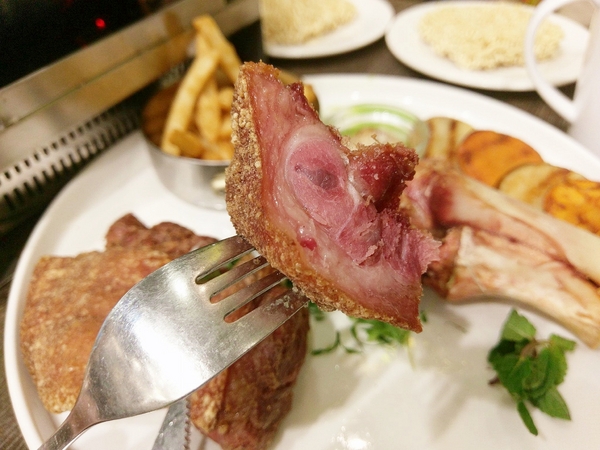 瓦法奇朵Waffogato(台北車站店)：瓦法奇朵Waffogato-北車周邊複合式料理  火鍋、排餐、甜點應有盡有